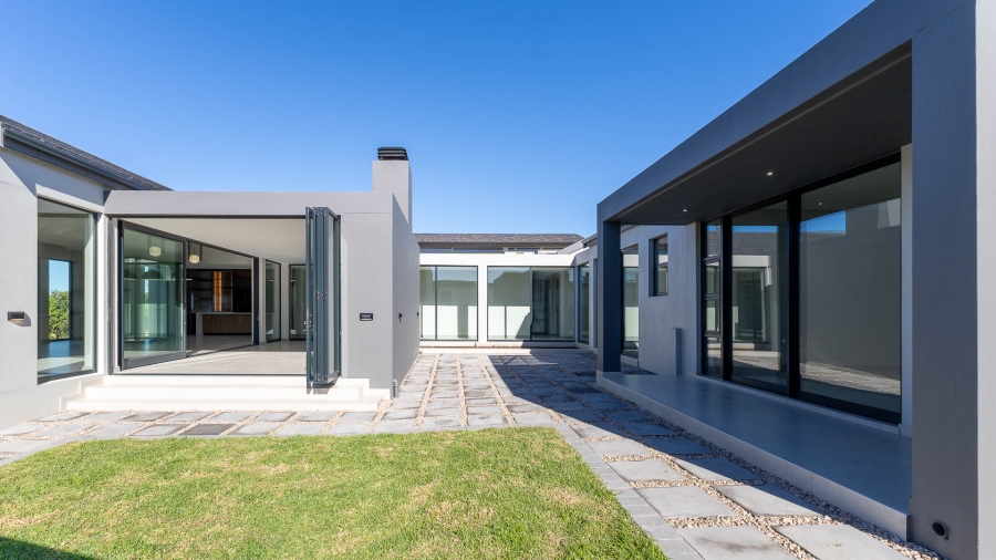 4 Bedroom Property for Sale in Oubaai Western Cape